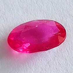 0,82 ct 7,48 x 5,35 x 2,27 mm rubis ovale