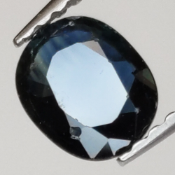 0,71ct Zafiro talla oval 6x5 mm