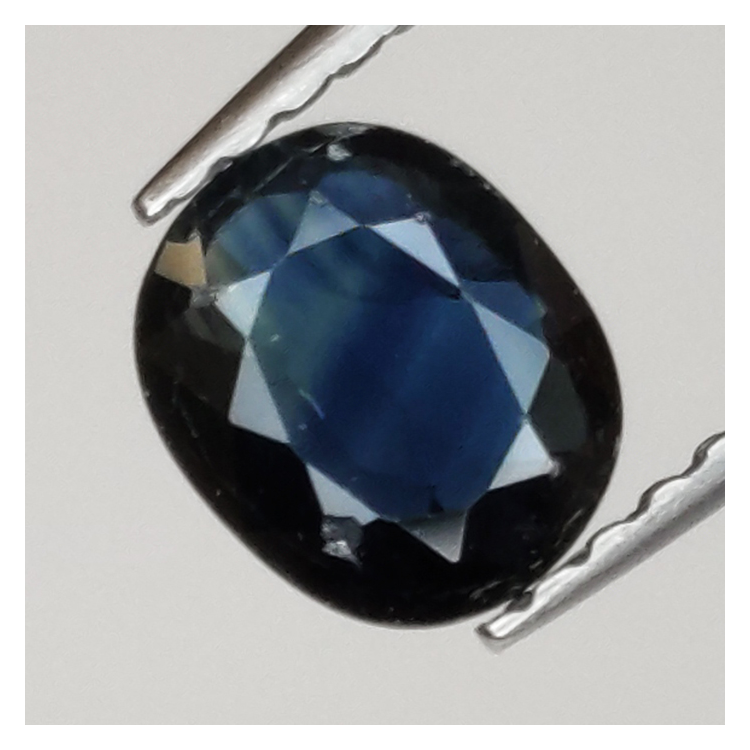 0,71ct Zafiro talla oval 6x5 mm