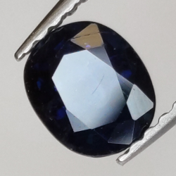 0,79ct Oval cut sapphire 6x5 mm