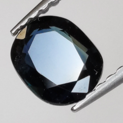 0,82ct Oval cut sapphire 6x5 mm