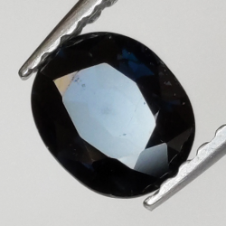 0,83ct Zafiro talla oval 6x5 mm