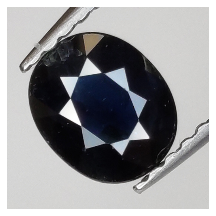 0,64ct Zafiro talla oval 6x5 mm