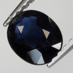 0,64ct Zafiro talla oval 6x5 mm