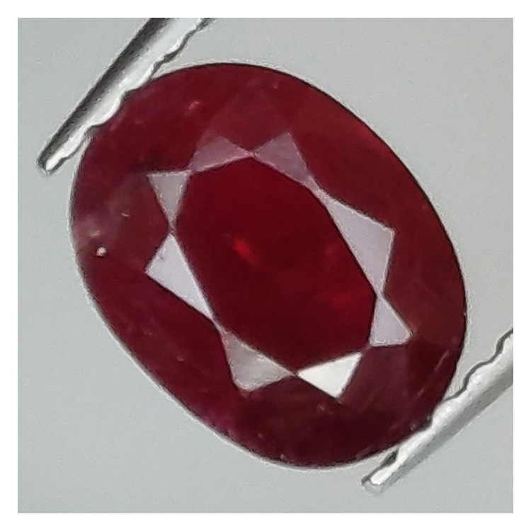 1,07 ct Rubí oval 7,81 x 5,86 x 3,41 mm