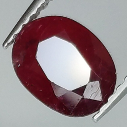1,07 ct Rubí oval 7,81 x 5,86 x 3,41 mm