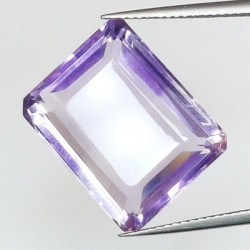 16,21 ct  Emerald amatista natural 18,00 x 14,21 x 7,68 mm