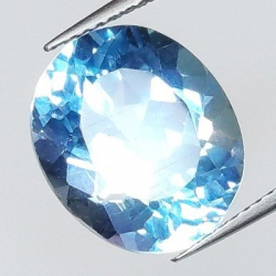 11,42 ct Topacio talla oval  14,19 x 11,97 x 9,07 mm