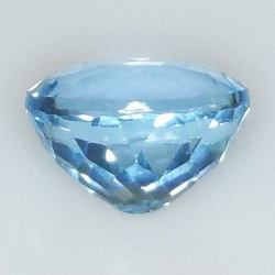 15,26 ct Topazio taglio ovale 14,99 x 13,13 x 9,88 mm