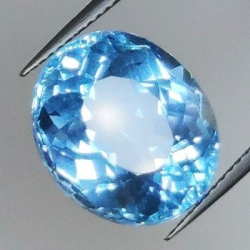 15,26 ct Topacio talla oval  14,99 x 13,13 x 9,88 mm