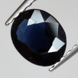 0,79ct Zafiro talla oval 6x5 mm