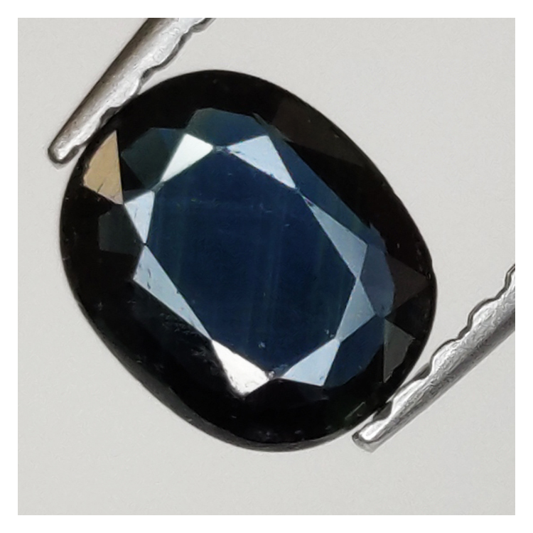 0,63ct Zafiro talla oval 6x5 mm