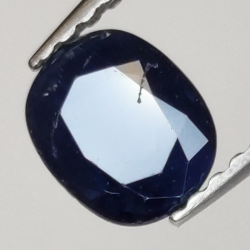 0,78ct Zafiro talla oval 6x5 mm