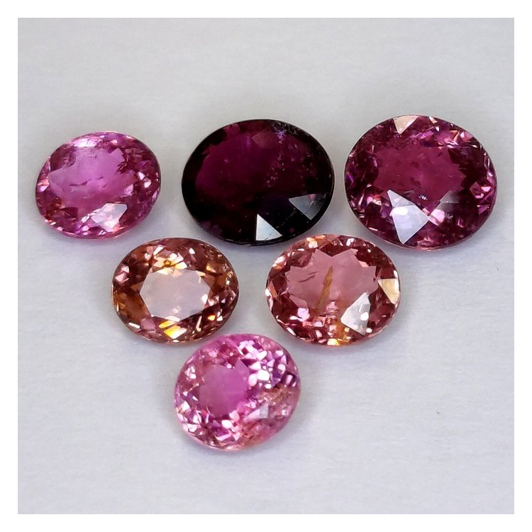 4.01 ct Ovaler Turmalin Ungefähr 5,5 x 4,9 bis 6,7 x 5,9 mm