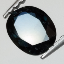 0,84ct Zafiro talla oval 6x5 mm