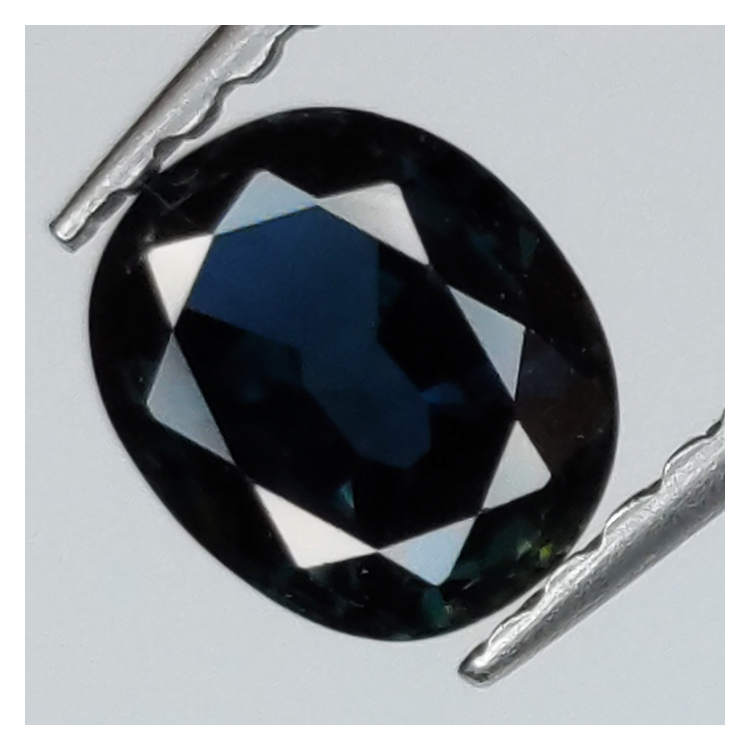 0,84ct Zafiro talla oval 6x5 mm