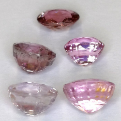 5,04 ct Turmalina Oval Aprox 5,7 x 4,8 a 7,1 x 5,9 mm.