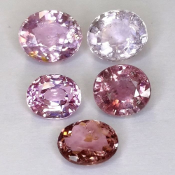 5,04 ct Turmalina Oval Aprox 5,7 x 4,8 a 7,1 x 5,9 mm.