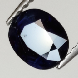 0,72ct Zafiro talla oval 6x5 mm