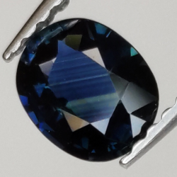 0,77ct Zafiro talla oval 6x5 mm