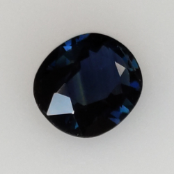 0,77ct Zafiro talla oval 6x5 mm