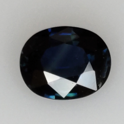 0,77ct Saphir im Ovalschliff 6x5 mm