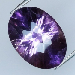 14,22 ct Milenium Oval amatista natural 20,02 x 14,47 x 10,06 mm.