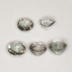 4,41 ct Turmalin mit verschiedenen Schliffen ca. 6,1 x 5,8 bis 6,5 x 5,9 mm.