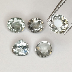 4,41 ct Turmalin mit verschiedenen Schliffen ca. 6,1 x 5,8 bis 6,5 x 5,9 mm.