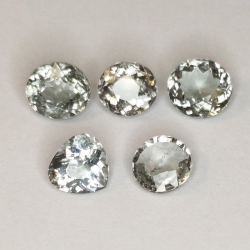 4,41 ct Turmalin mit verschiedenen Schliffen ca. 6,1 x 5,8 bis 6,5 x 5,9 mm.