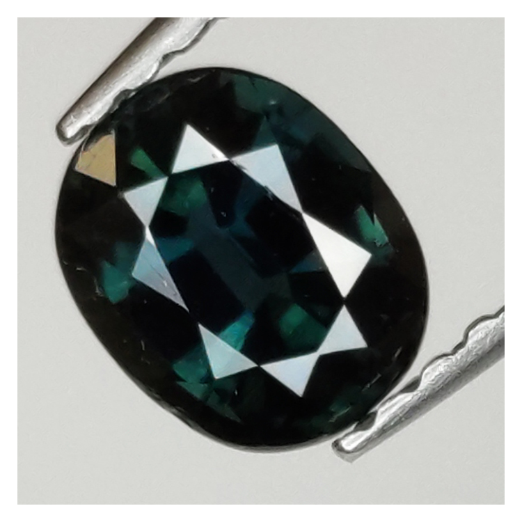 0,73ct Zafiro talla oval 6x5 mm