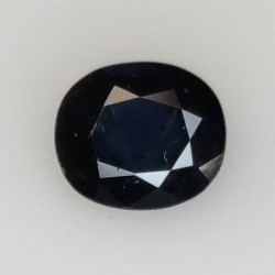 0,90ct Oval cut sapphire 6x5 mm