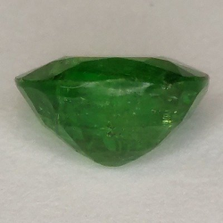 1,26 ct  Tsavorita oval de 6,96 x 5,92 x 3,96 mm
