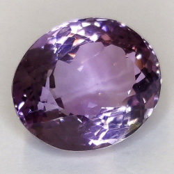Ametista taglio ovale 10,80 ct 14,60 x 12,41 x 9,47 mm