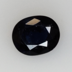 0,91ct Saphir im Ovalschliff 6x5 mm