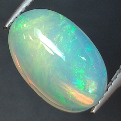 1,83ct Opal im Ovalschliff 11,1x7,3 mm