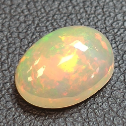 1,44ct Opal im Ovalschliff 9,9x7,5 mm