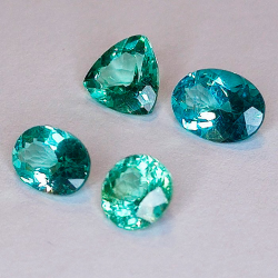 2,67 ct 4pz Apatite Da (5,0) a 7,0 x 5,0 mm