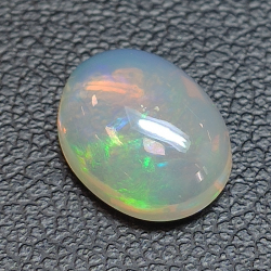 1,64ct Opal im Ovalschliff 10,03x7,91 mm