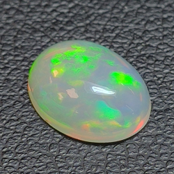 1,11ct Ópalo talla oval 9,3x7,2 mm