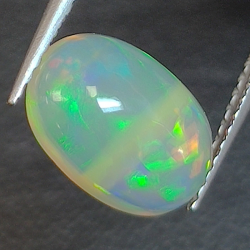 1,52ct Ópalo talla oval 10,4x7,2 mm