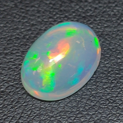 2,34ct Ópalo talla oval 12,04x8,7 mm
