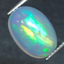 2,34ct Ópalo talla oval 12,04x8,7 mm