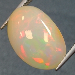 3,95ct Ópalo talla oval 13,5x9,2 mm