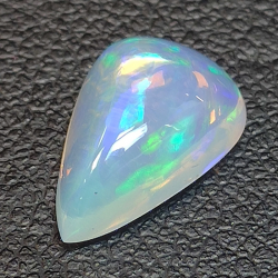 1,83 ct taillée en cabochon 12,1x8,1  mm
