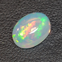 1,82ct Ópalo talla oval 9,8x7,1 mm