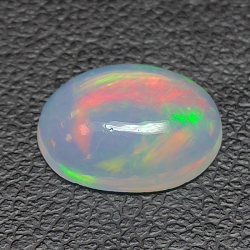 1,38ct Opal im Ovalschliff 10,2x7,7 mm