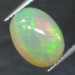 2,59ct Ópalo talla oval 10,8x8,02 mm