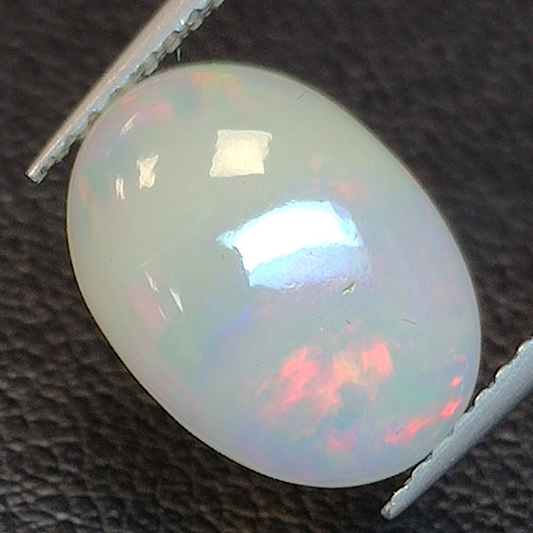 2,68ct Oval cut opal 12,7x9,1 mm