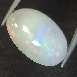 2,68ct Ópalo talla oval 12,7x9,1 mm